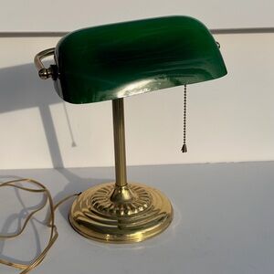 Vintage banker’s Green and Gold Desk Lamp works perfectly